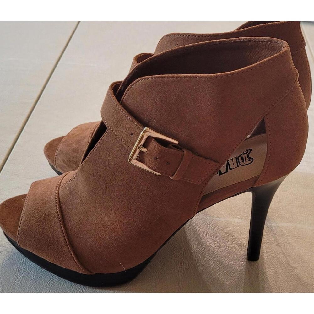 Brash Brown Suede Stiletto Boots W/ Gold Buckle Women's 7.5